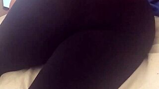 Check Out This Pawg Jiggling in Leggings