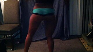 i saw this skinny black chick dancing so gracefully and it was amazing