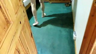 Oh wow, her naughty fuck buddy has arrived for some hot homemade fucking action! 😏