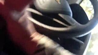 巴西人妖车内狂吸大屌