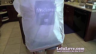 I can't believe Lelu Love sucking cock on that garbage can in the trash bin, it's so fetishy!