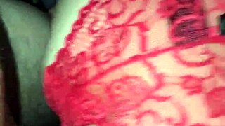 Amateur uses toys for self-pleasure in homemade video