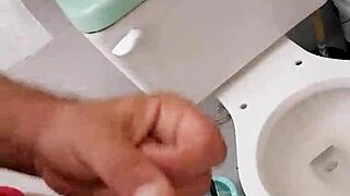 Quick masturbation session in the morning.