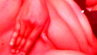 queensandy fingers herself to orgasm on webcam