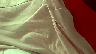 Slut cheats while playing with her clit 😈