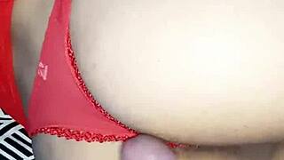 encuentro a mi vecina encuerada en mi cuarto