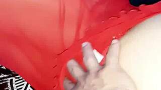 encuentro a mi vecina encuerada en mi cuarto