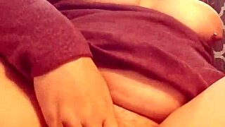 I'm so turned on watching this redhead bbw squirting her fat pussy while masturbating