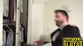 大奶美女Rebecca Smythe像顺从骚货被操 😈