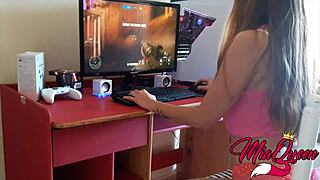 Gamer girl banged playing Star Wars BF2! 🎮