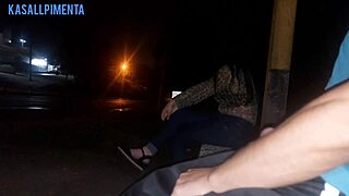 Sério, risking flashing my cock to this woman at the bus stop! How will she react? 😳