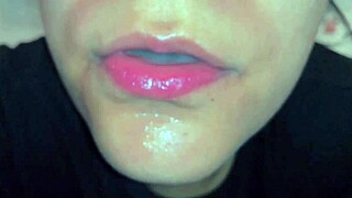 I love to kiss her mouth