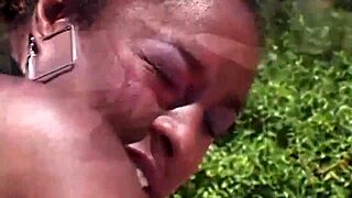 自然黑妞户外狂野享受大屌