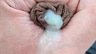 Novinho Na Punheta E Gozando