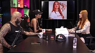 她超想进Suicidegirl和纹身小姐周-火辣红发Ruiva Braba透明红