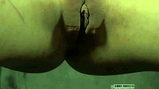 this babe has an amazing bottom to admire 😍