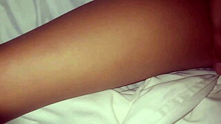 No pude resistir las ganas de coger a mi amiga