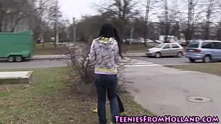 teen 18+ babe fingers cunt in shower 😘