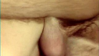 Does the model want to fuck her boss?