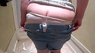 Hey, who's spying on this mature chubby milf in shorts?