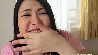 Shizuka Ishikawa guides first-timers with expert Japanese blowjob skills