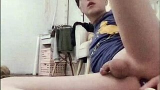 Young Twink Impregnates Himself With Dildo On The Floor!