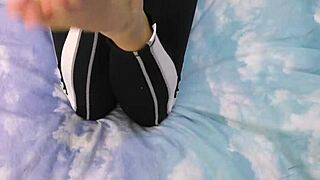 I Play With Sexy Feet, Smear Them With Cream