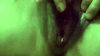 i watch this gurl masturbat, it's so hot