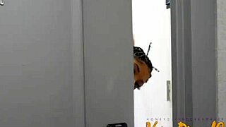 does devin fix ebony pipes with creampie?