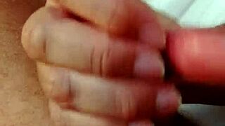 flasher masturbating for valeria 😏