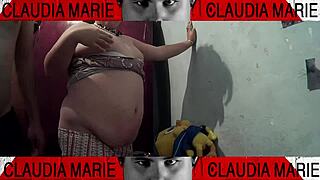 Fat Woman Eats Pussy Before Dinner