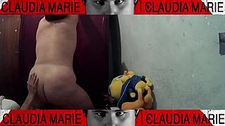 Fat Woman Eats Pussy Before Dinner