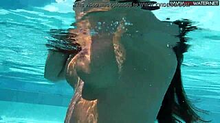 i saw sexy diana kalgotkina swimmin naked in the pool, so hot!