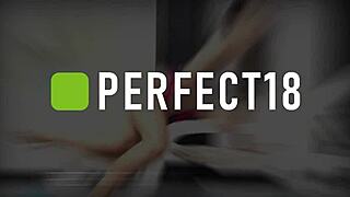 在厨房与18岁Lisa Nixon制造湿润泡沫