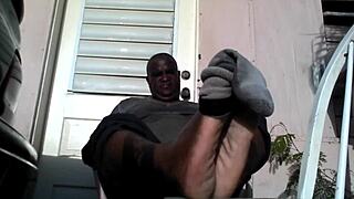 i need a slave to worship my big feet after work