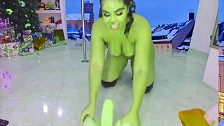 Hot Grinch fucks in split position