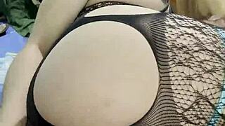 Transexual gatita caliente explores crossdressing desires