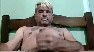 vontade de gozar in sexy gay close up scene