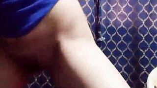 Pinay milf shakes her sweet big ass in sexy dance