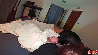 Fuck Hot Milf Stepmom's Juicy Pussy In Bed