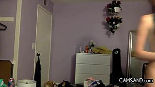 American nympho goes wild in solo homemade webcam action for hours.