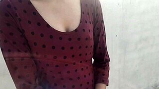 Desi Indian babe in outdoor roleplay sex.