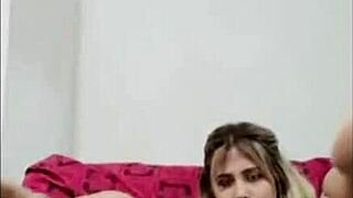 sluty teen 18+ fingers her big ass on webcam