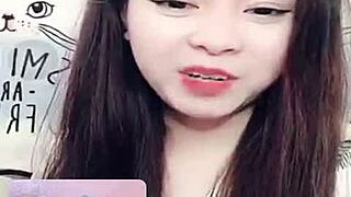 美女Bunny直播秀露全脸边聊边撩