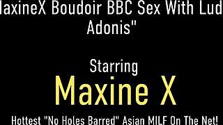 Maxine Scoops Jizz From Ass To Taste