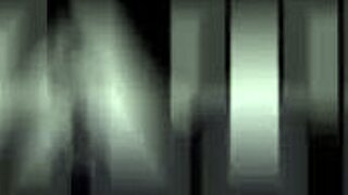 火辣的Alexis Crystal用嘴和骑乘巨型鸡巴，在私人欧洲肛交场景中