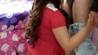 Espié a mi tío cojiendo a escondidas con mi hermana ¡dios me excita tanto al verlos coger casero real!