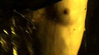 Seductress Indian MILF Dancer Undresses in Erotic Striptease