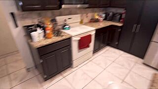 疯狂禁忌中让拉丁继母卡梅拉·克拉奇怀孕 第一部分