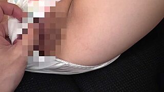 18岁日本业余女孩被拍下课后硬核动作